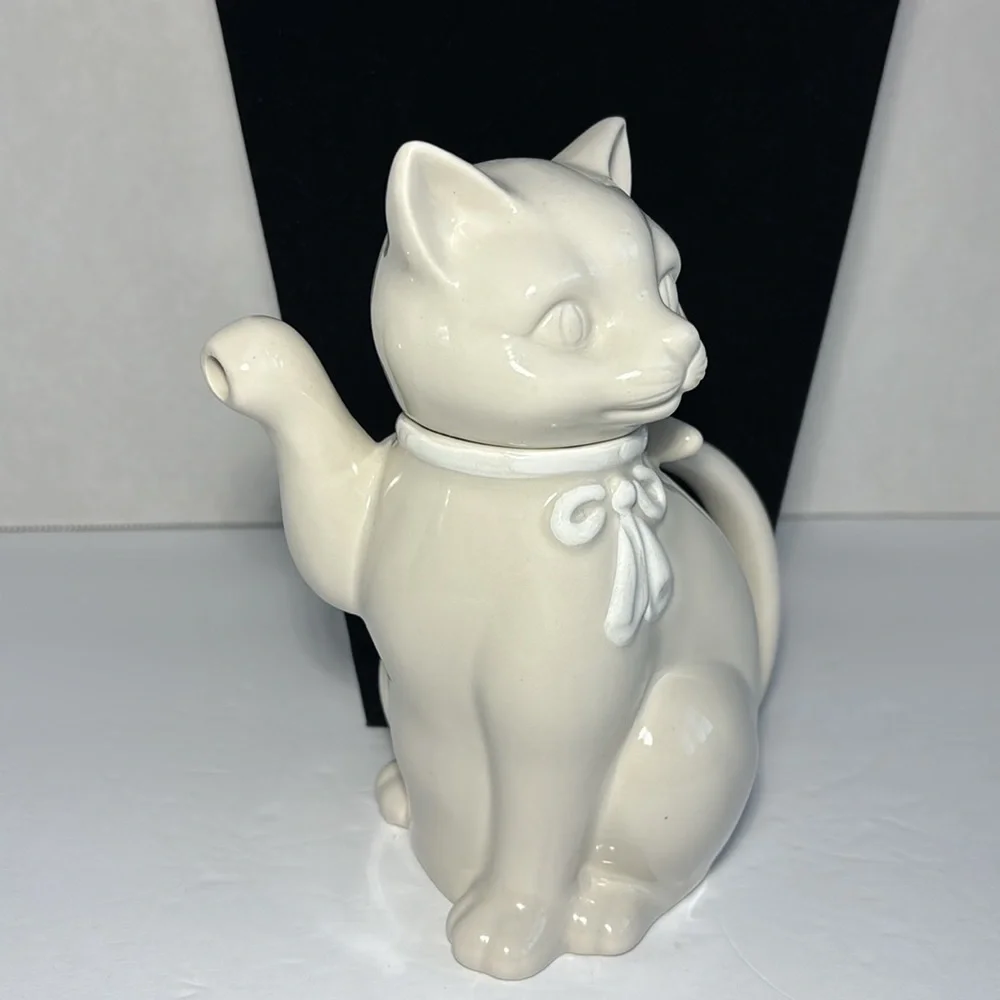VTG Cat Lidded Teapot By Crowning Touch Collection Japan White 6 5/8” Ceramic - Picture 4 of 10
